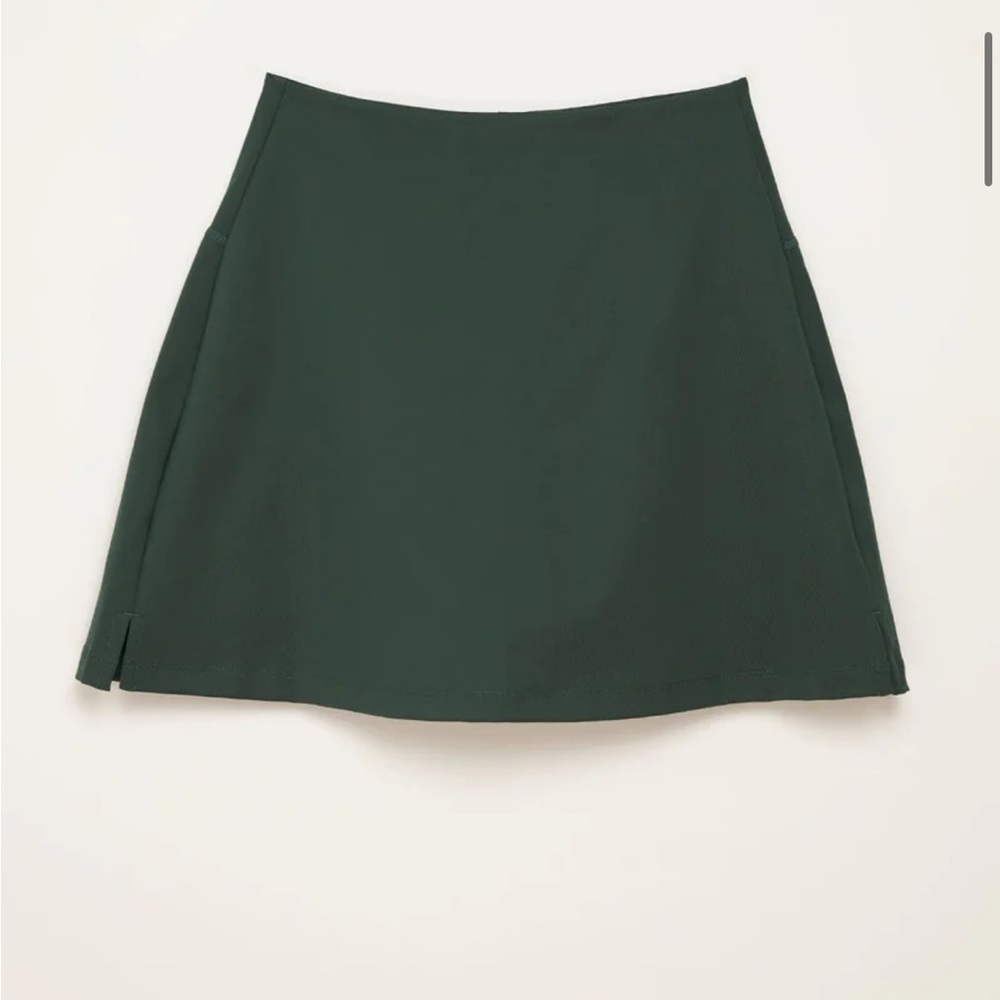 Girlfriend Collective Sport Skort, Size medium, color moss.
